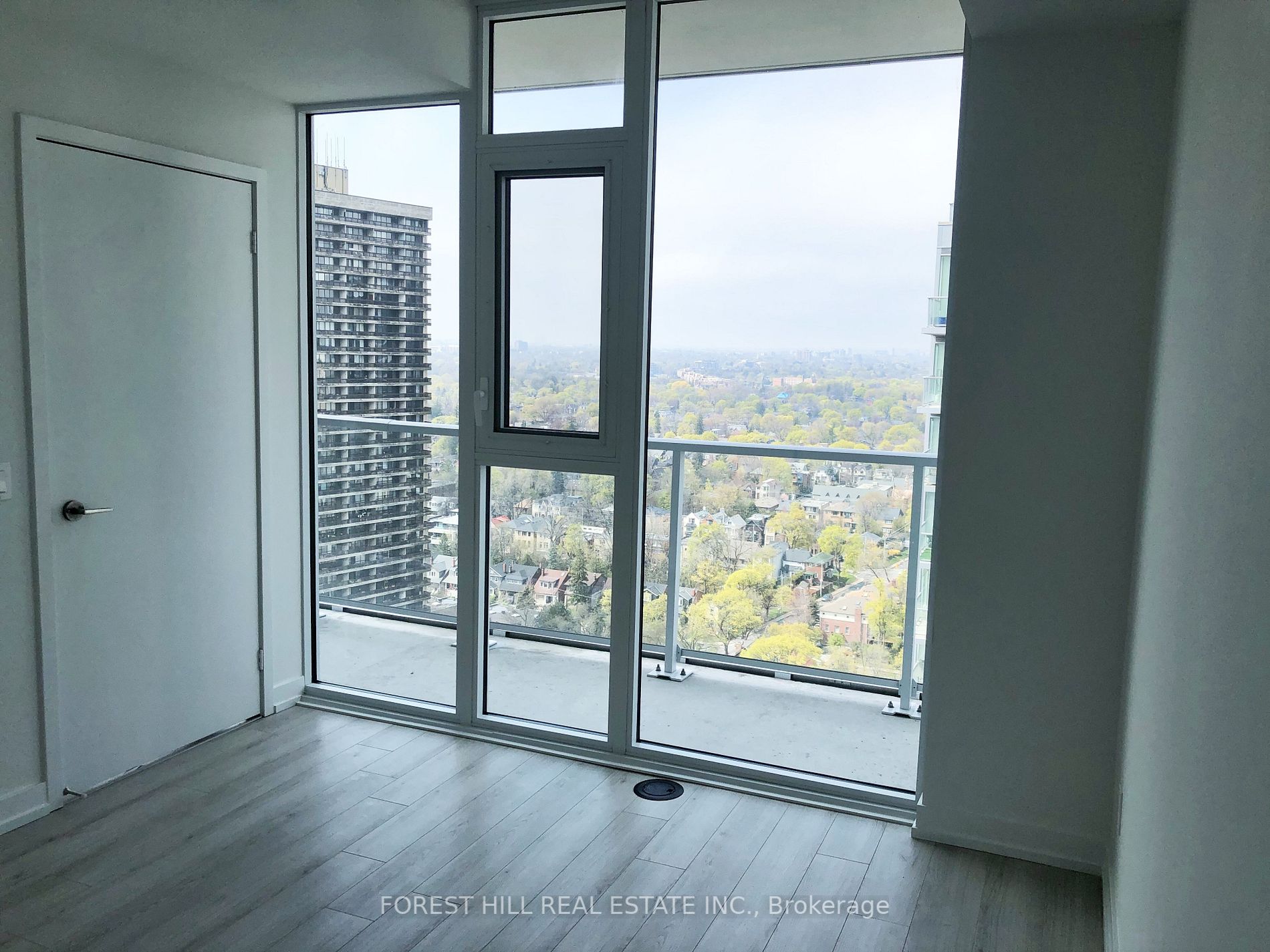 33 Helendale Avenue, #2101