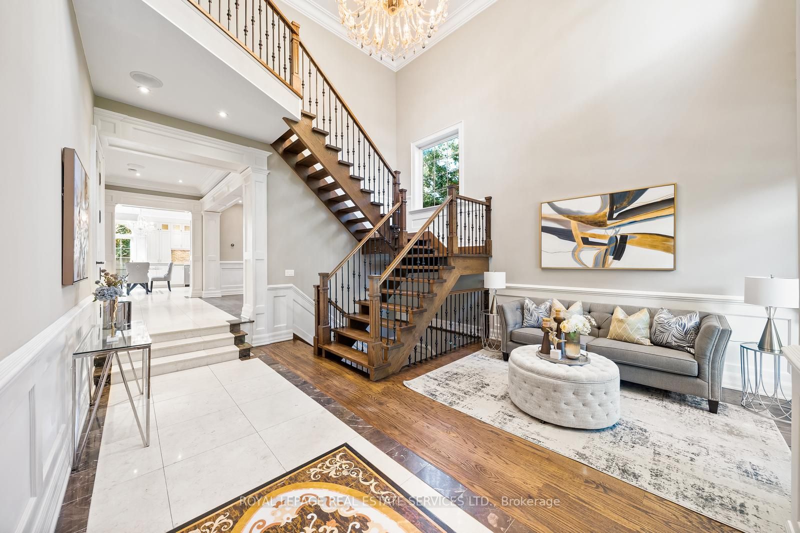 15 Roycrest Avenue
