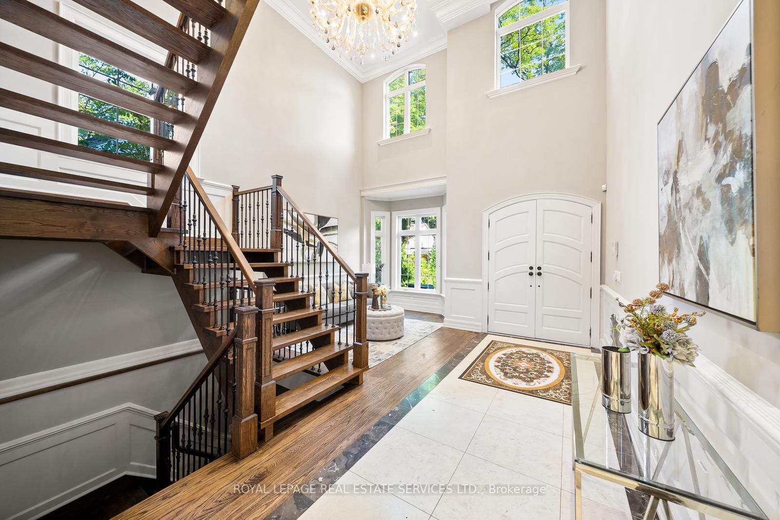 15 Roycrest Avenue
