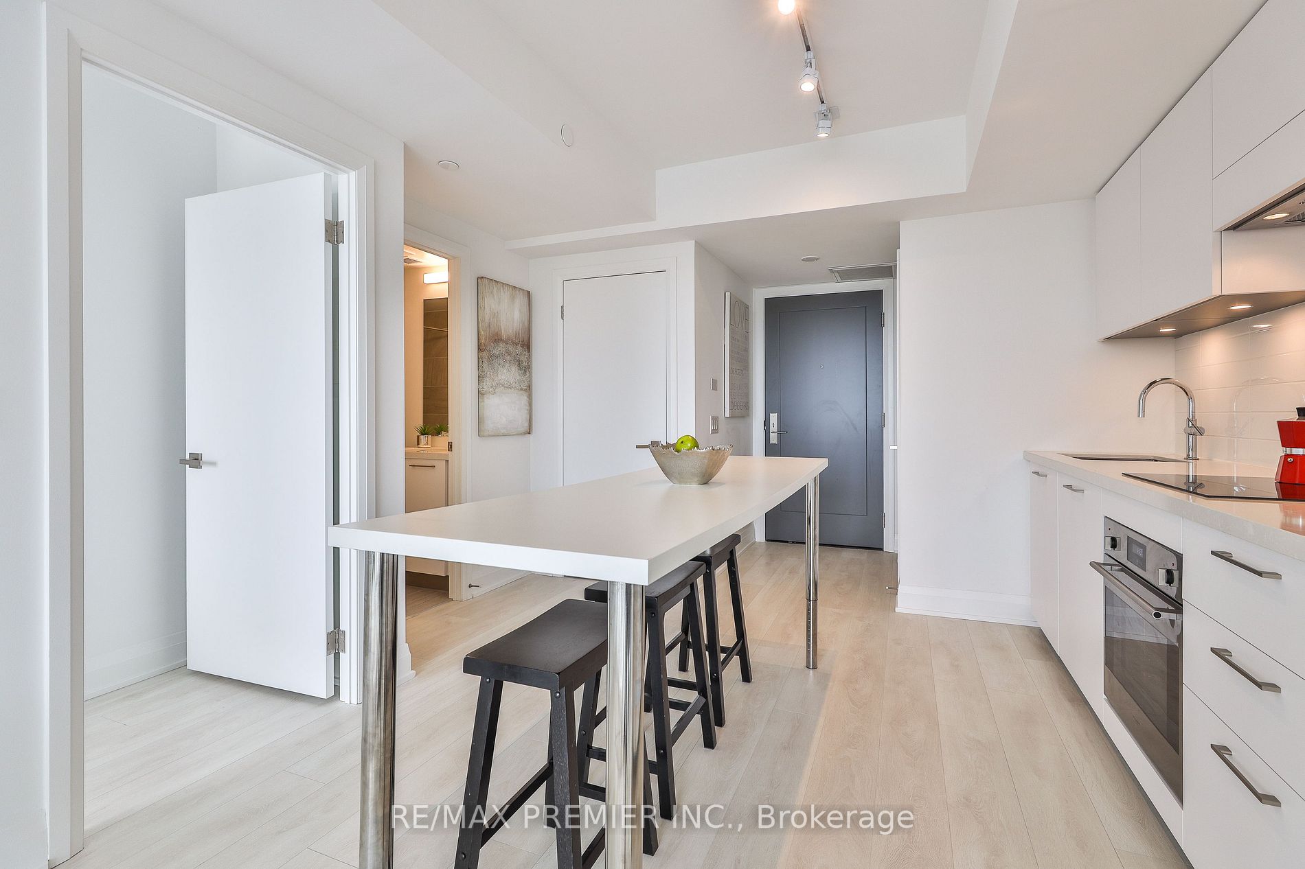 33 Frederick Todd Way, #611