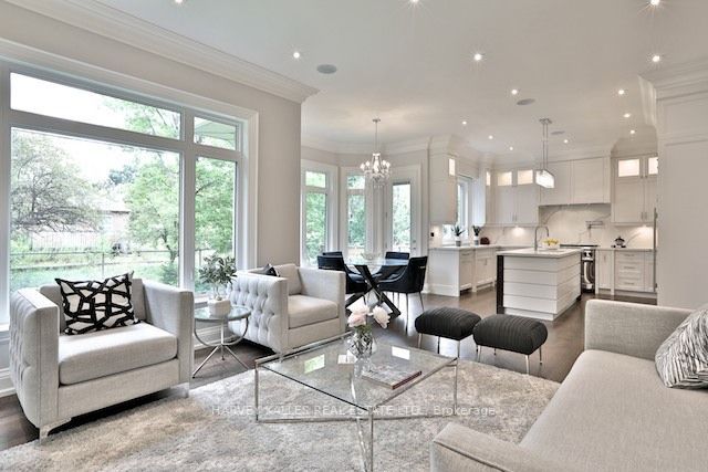 80 Fairholme Ave
