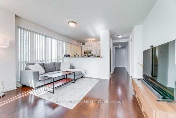 10 Yonge St, #1803