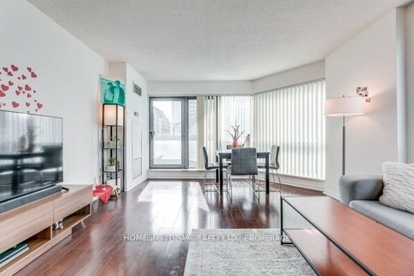 10 Yonge St, #1803