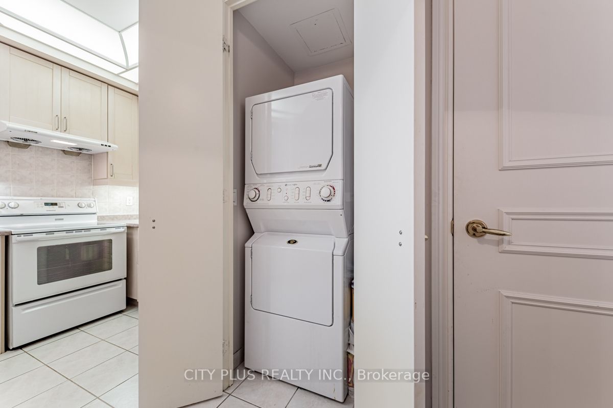 89 Skymark Dr, #3010