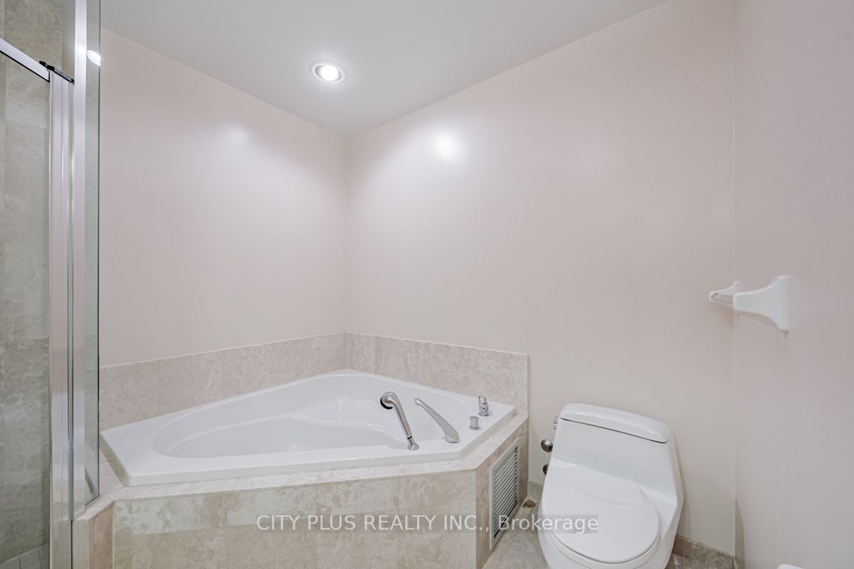 89 Skymark Dr, #3010