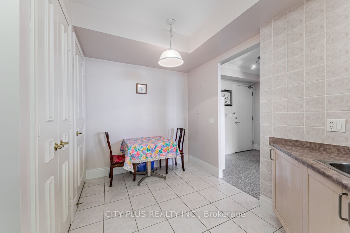 89 Skymark Dr, #3010