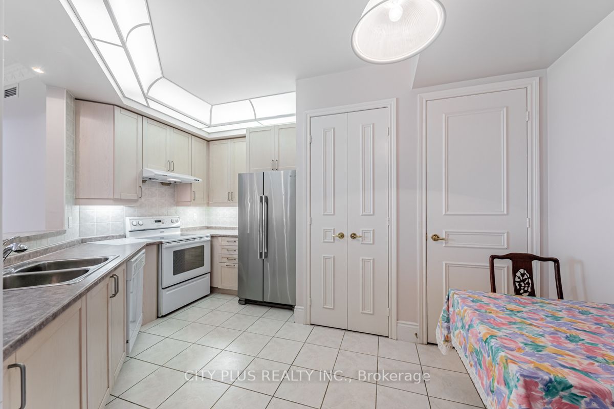 89 Skymark Dr, #3010