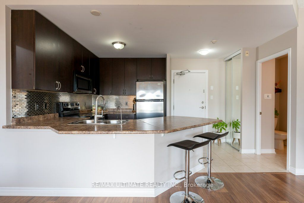 872 Sheppard Ave W, #703
