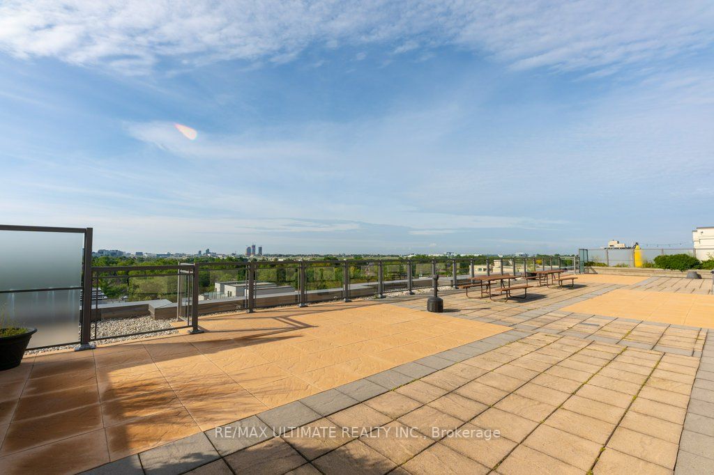 872 Sheppard Ave W, #703