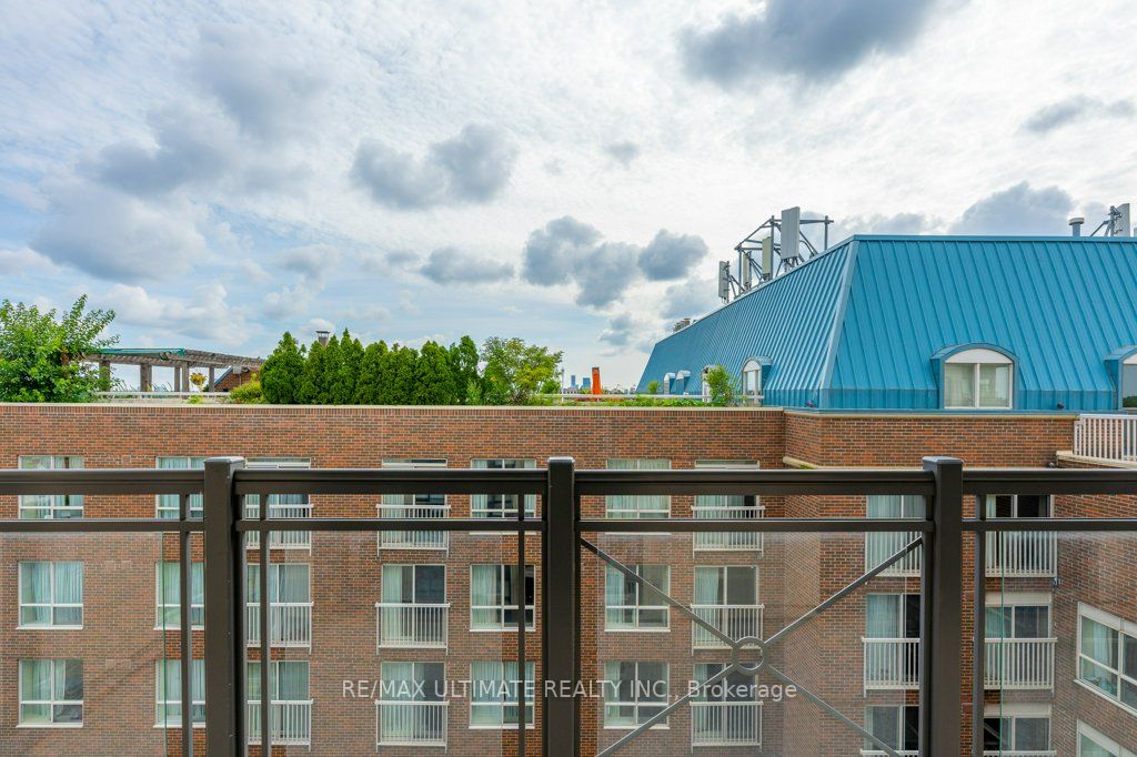 872 Sheppard Ave W, #703