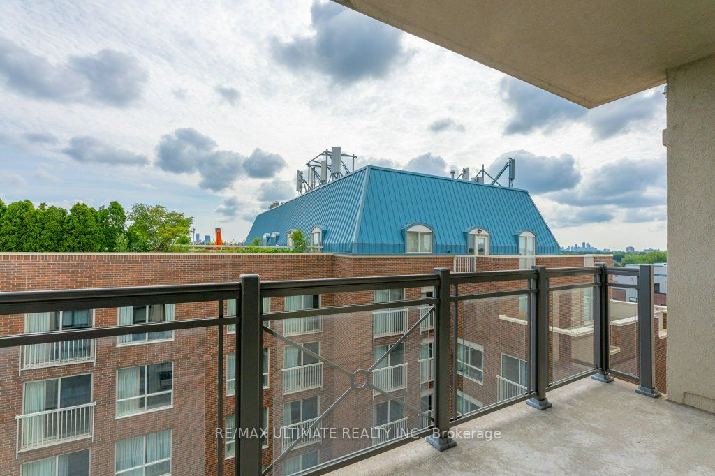 872 Sheppard Ave W, #703