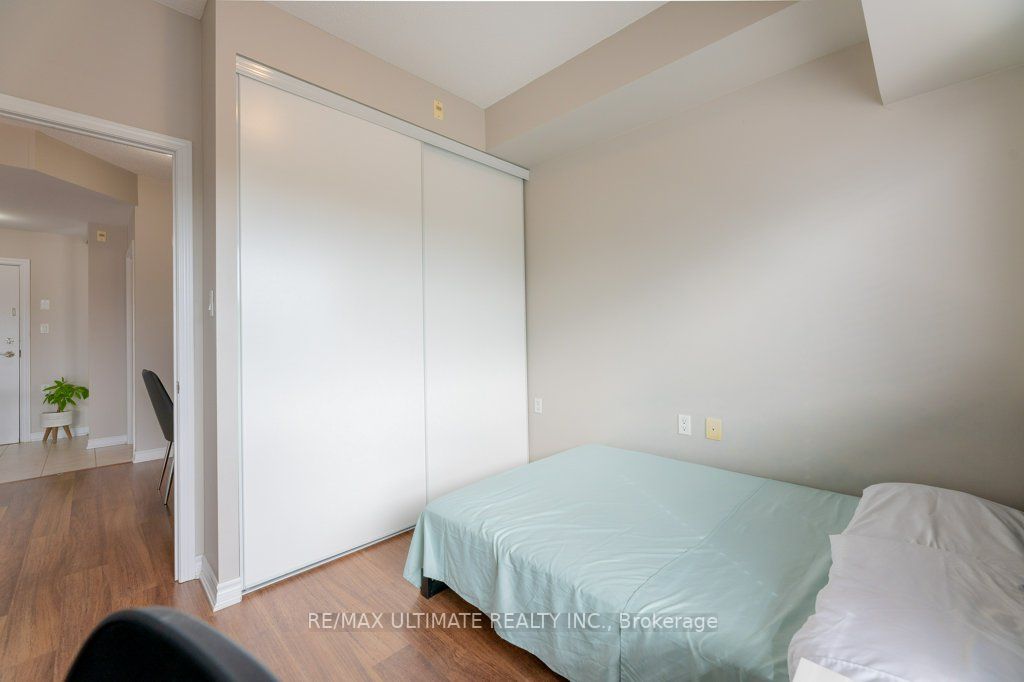 872 Sheppard Ave W, #703