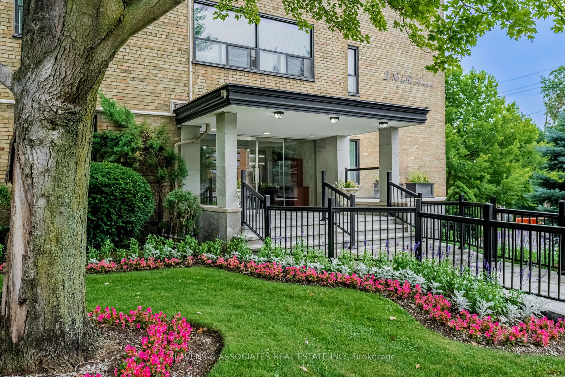 2 Ridelle Ave, #506