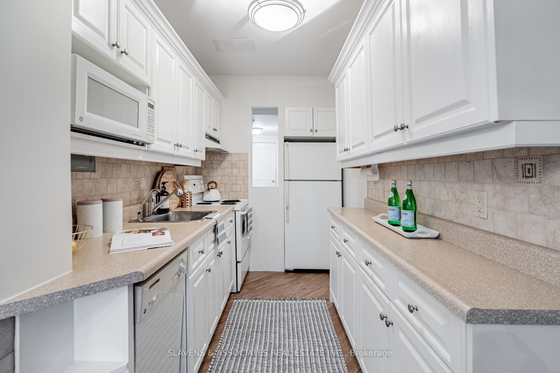 2 Ridelle Ave, #506