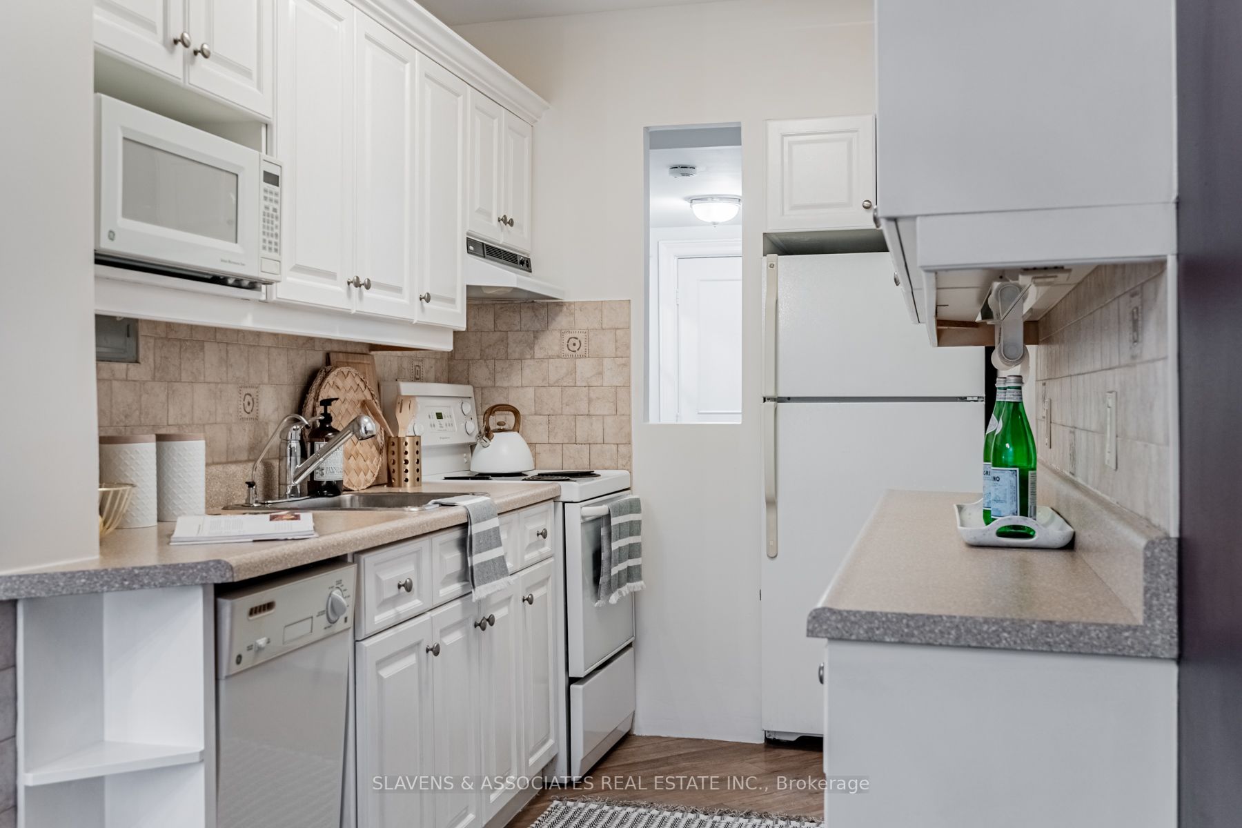 2 Ridelle Ave, #506