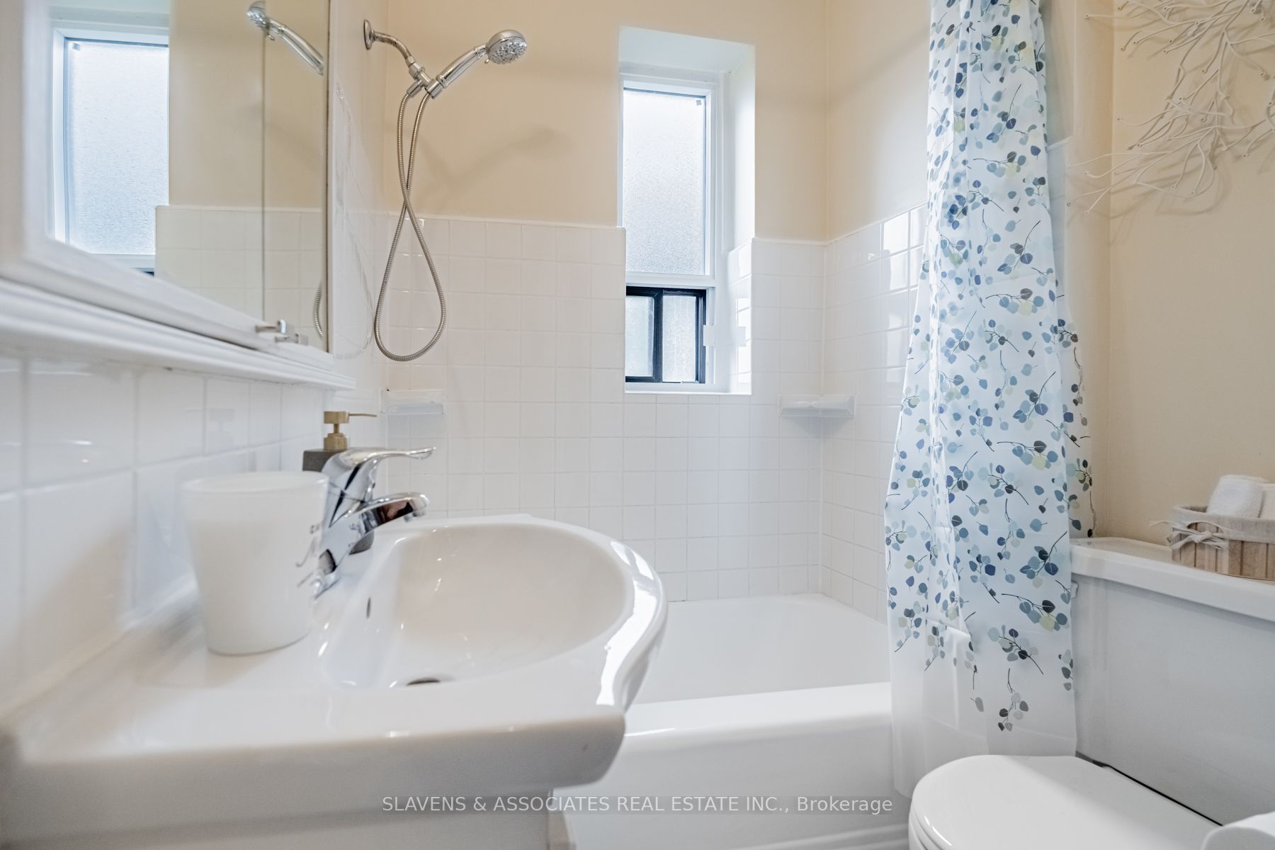 2 Ridelle Ave, #506