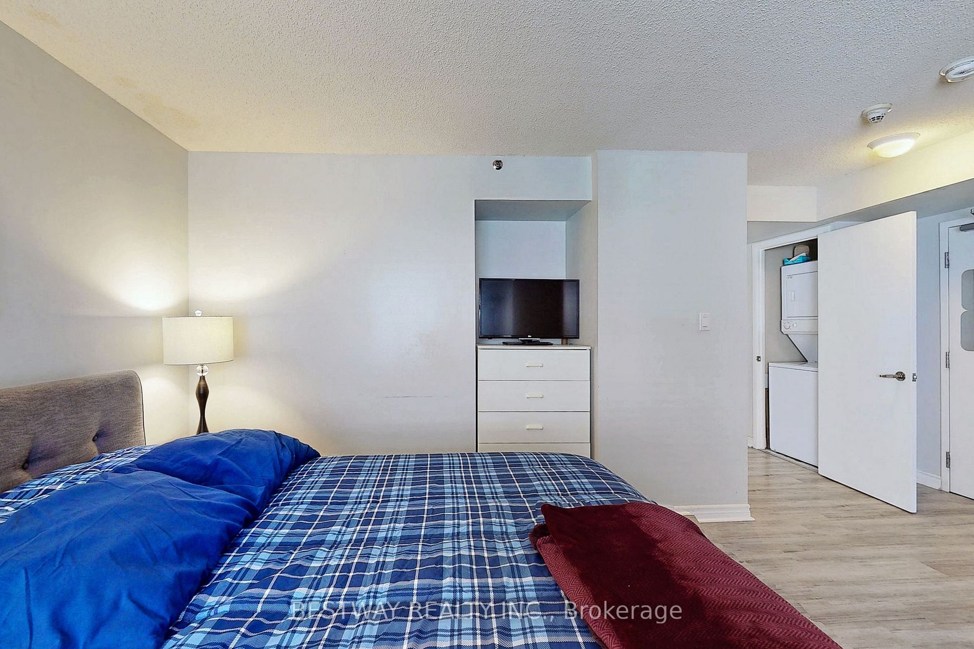 200 Victoria St, #1008