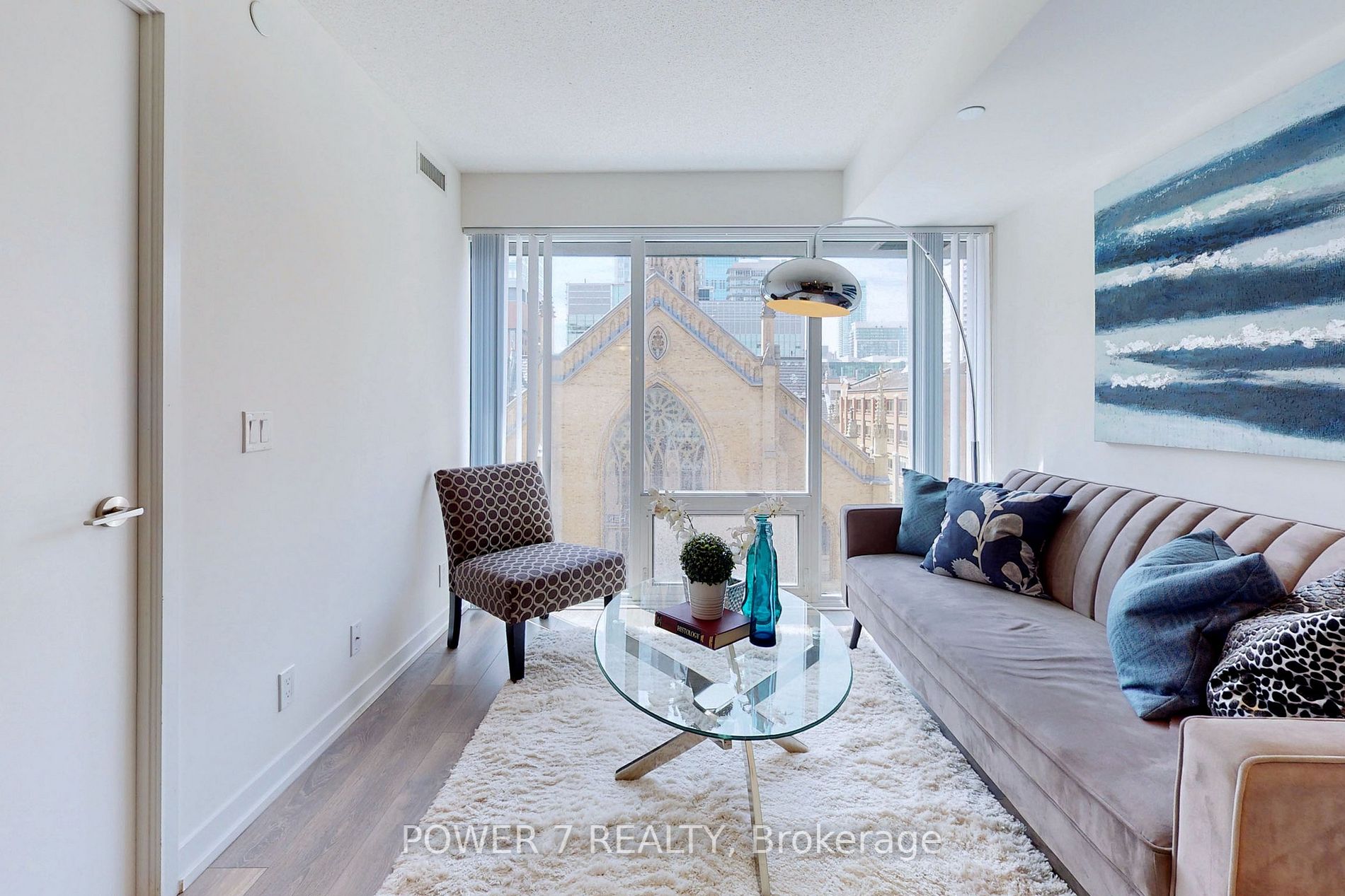 60 Shuter St, #607