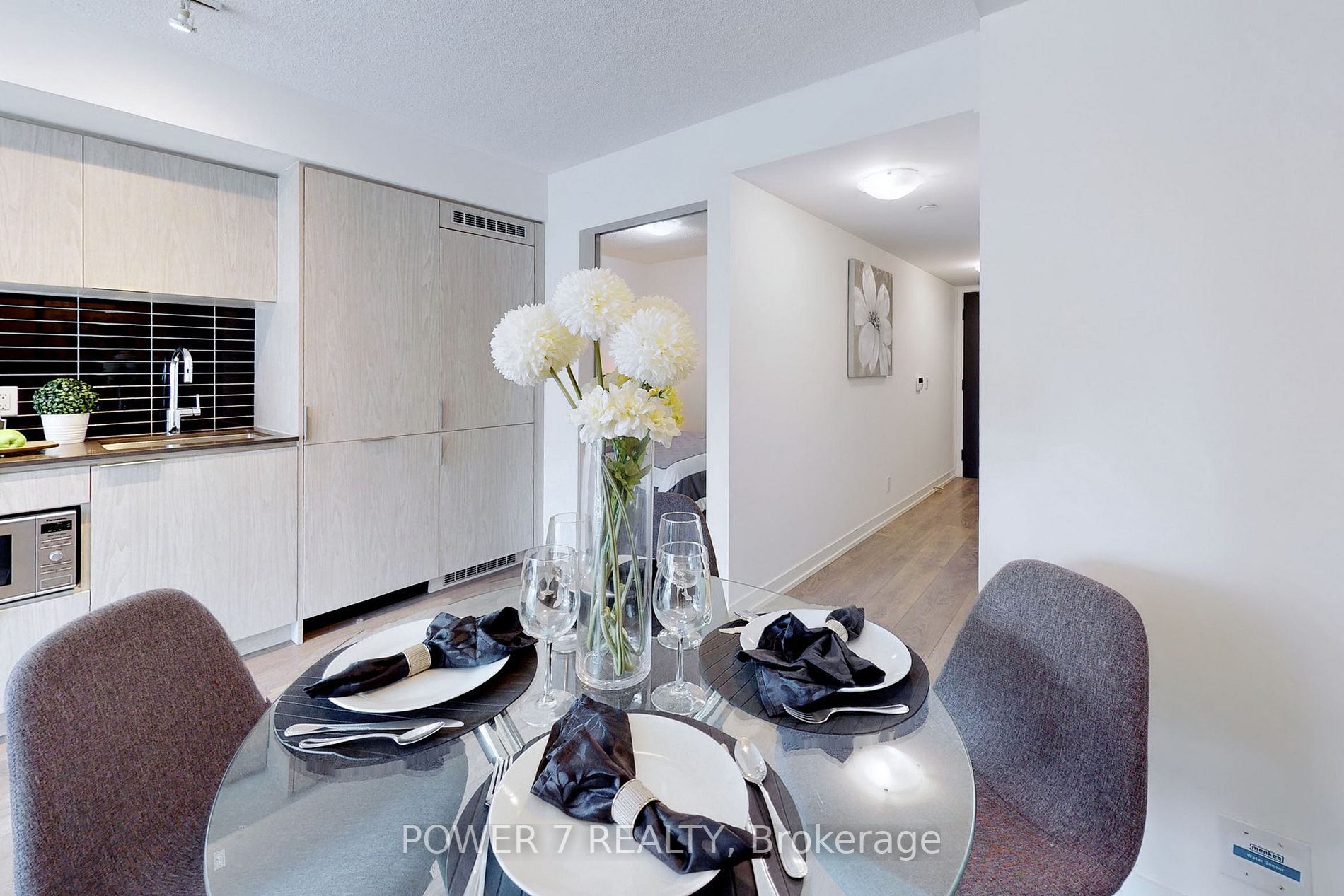 60 Shuter St, #607