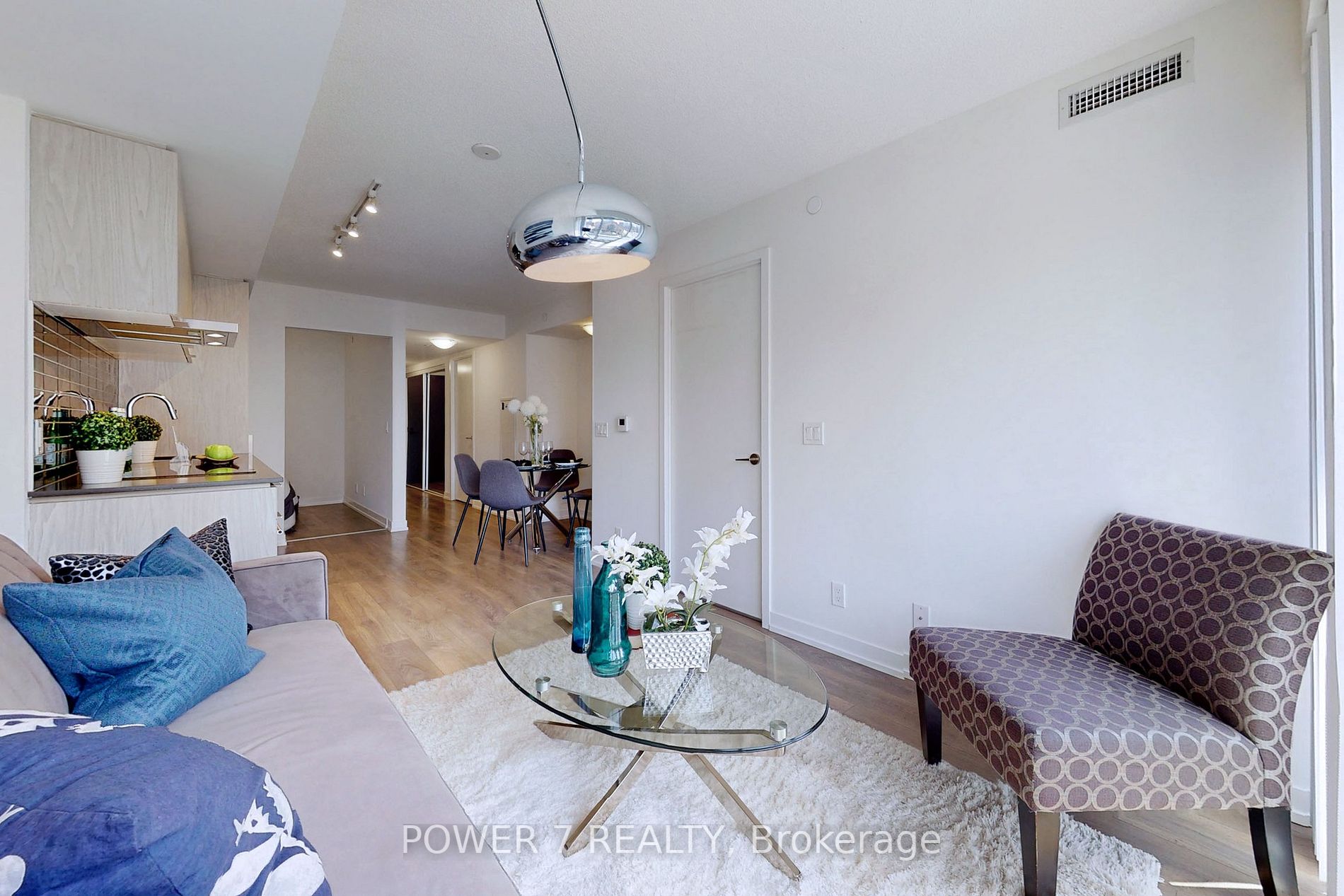 60 Shuter St, #607