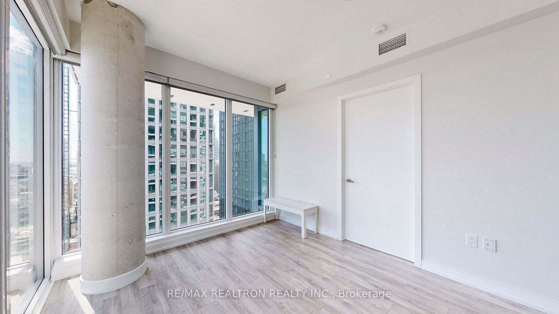 77 Shuter St, #2506