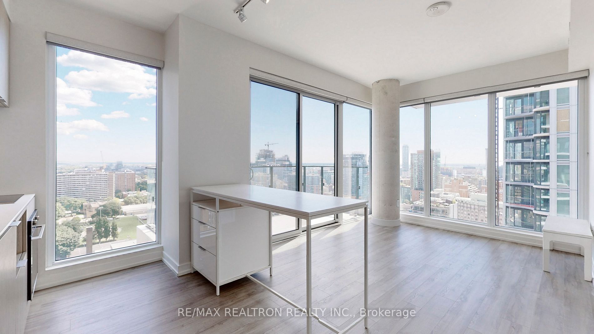 77 Shuter St, #2506