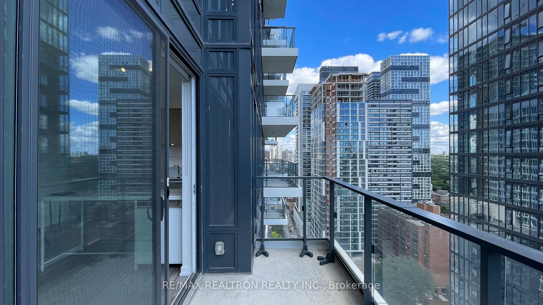 77 Shuter St, #2506
