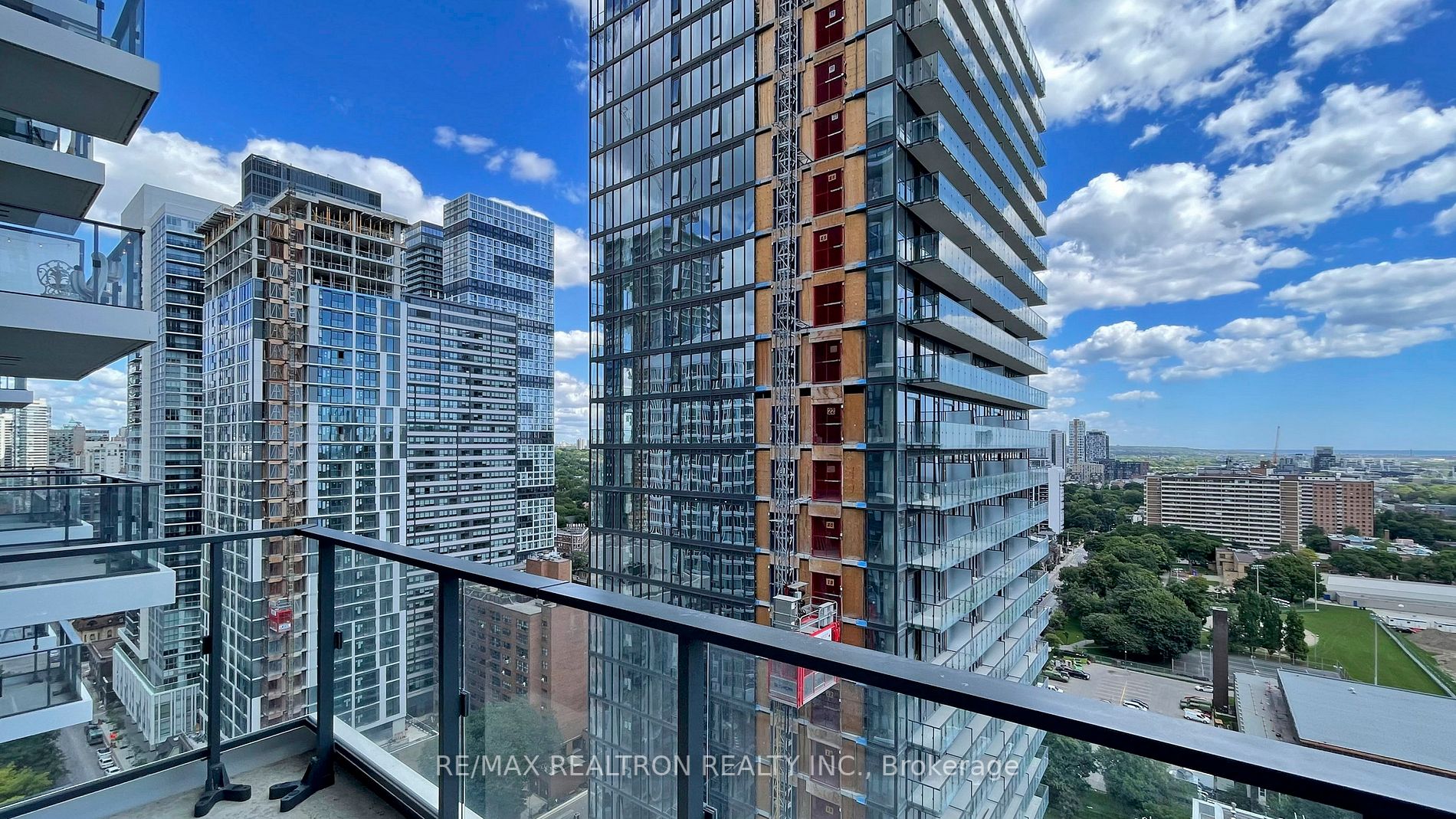 77 Shuter St, #2506