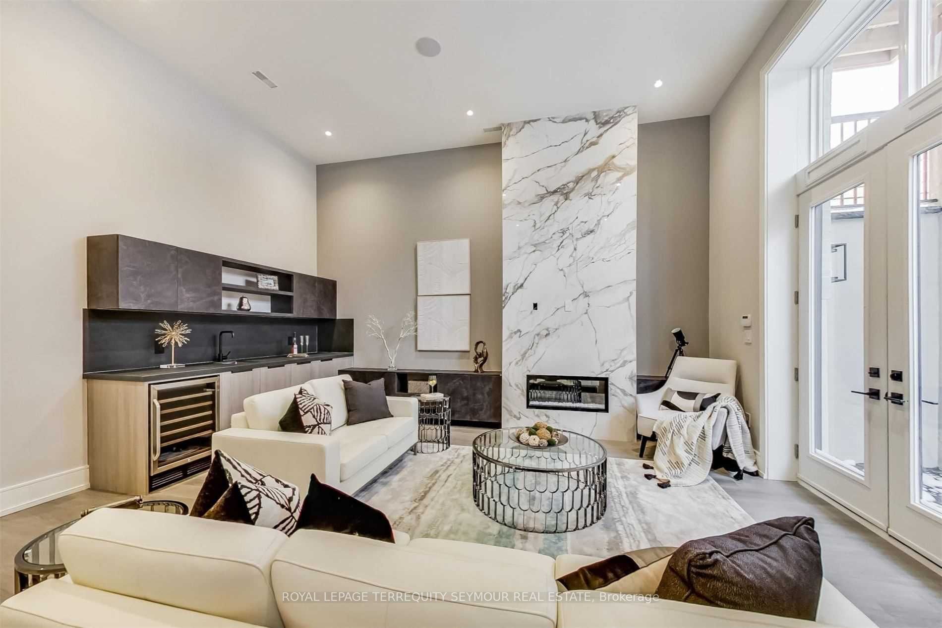 5 Yeomans Rd