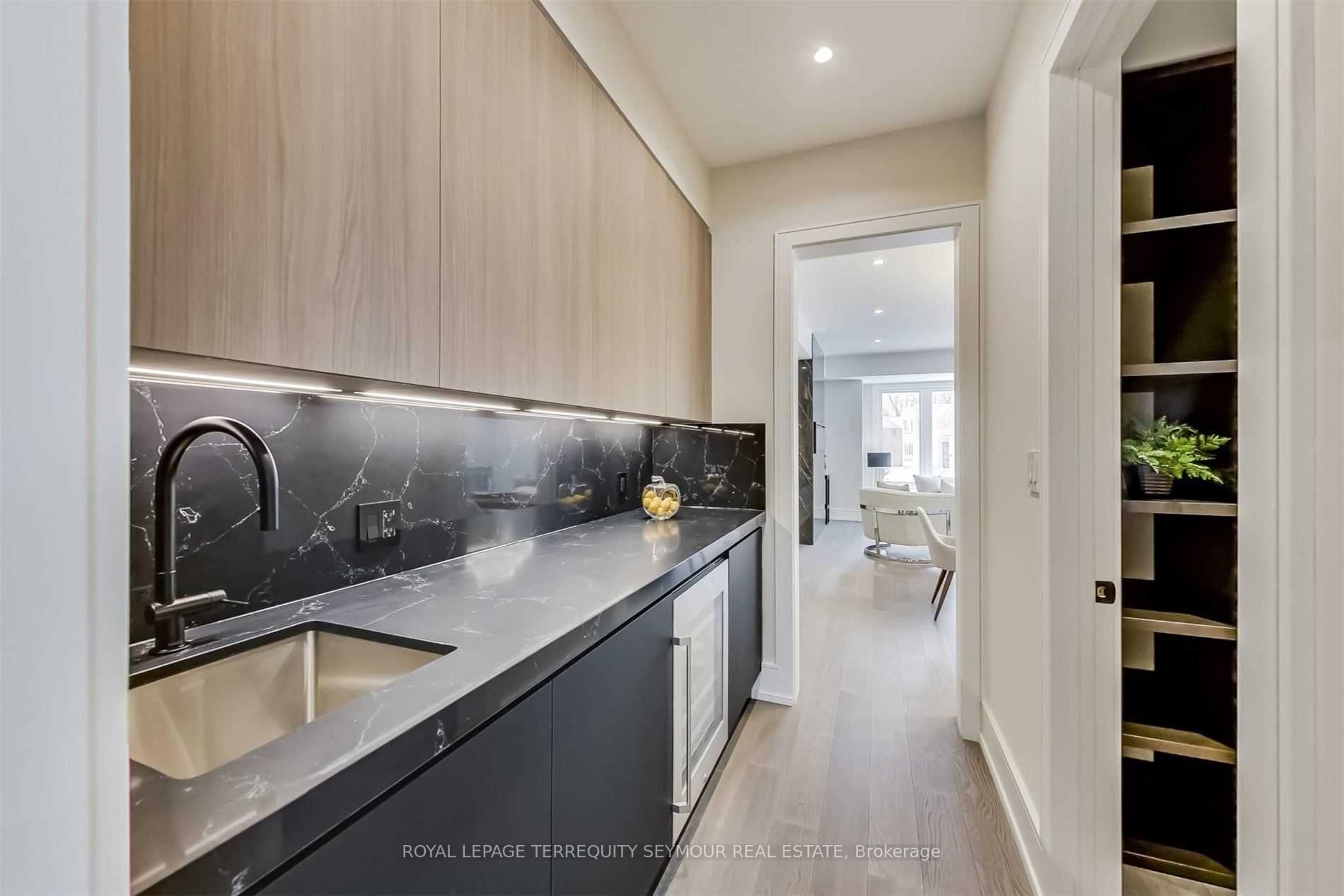 5 Yeomans Rd