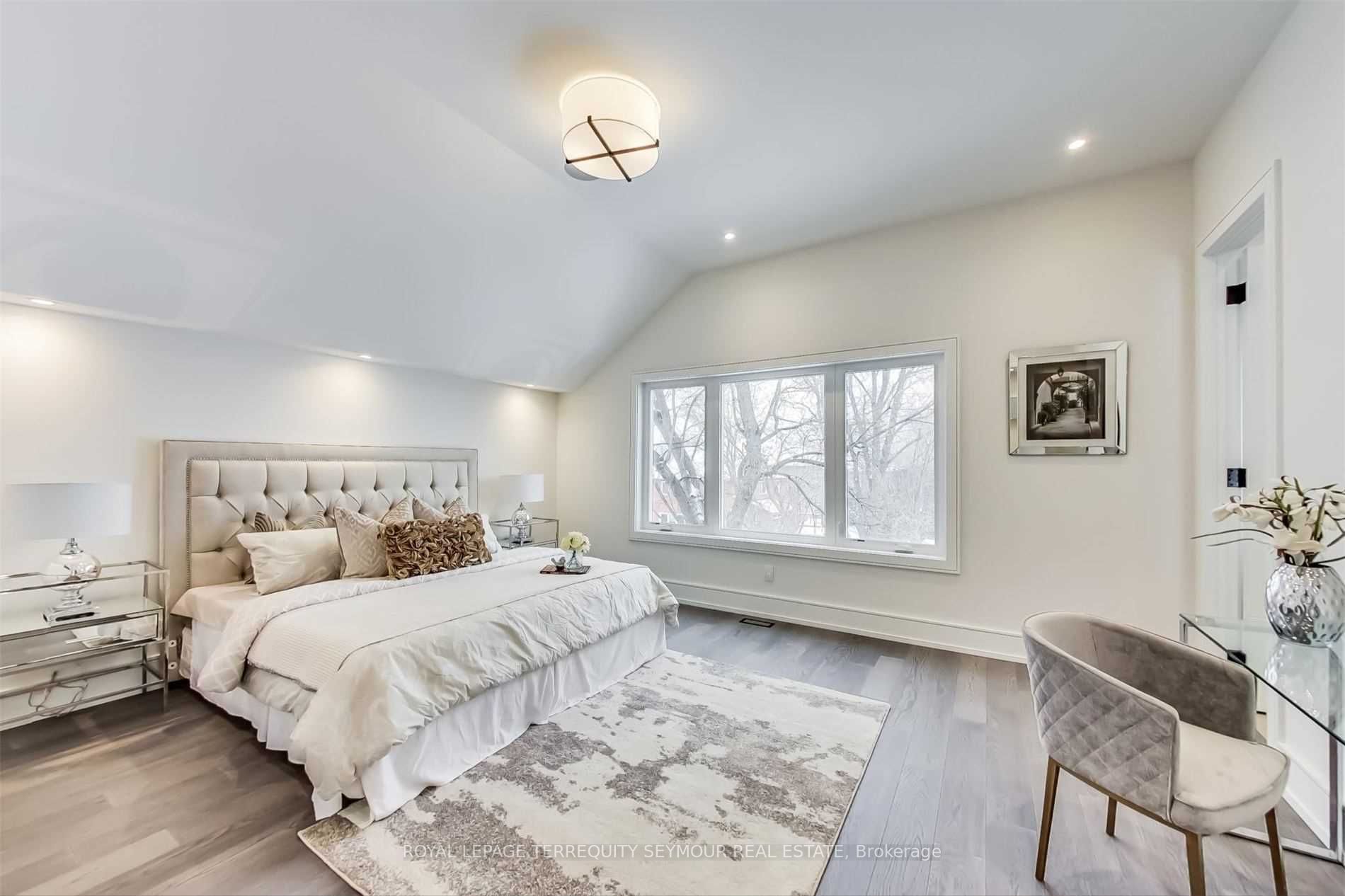 5 Yeomans Rd