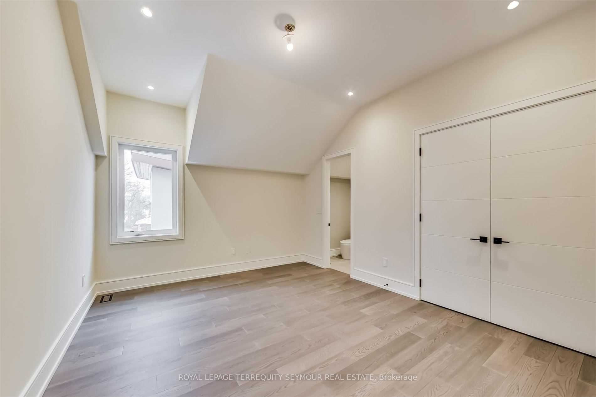 5 Yeomans Rd