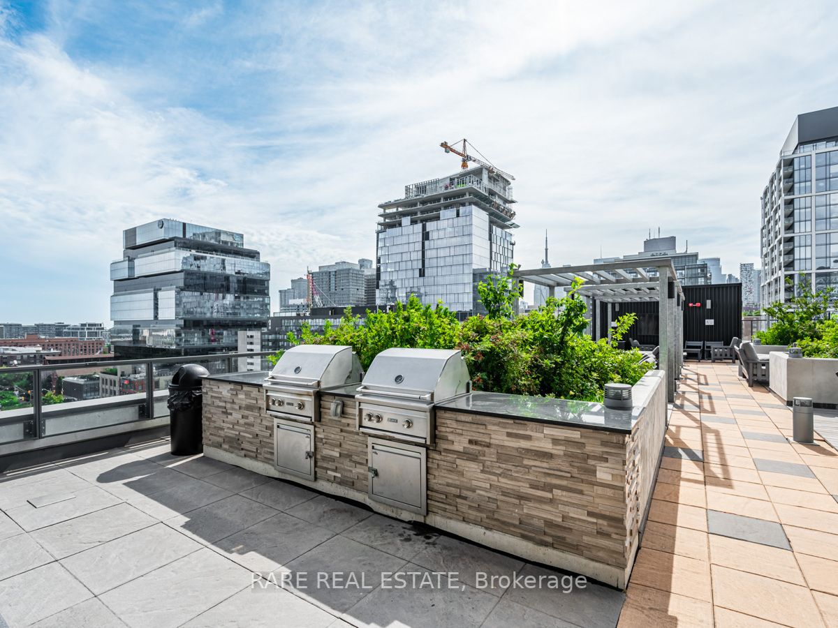 120 Parliament St, #1017