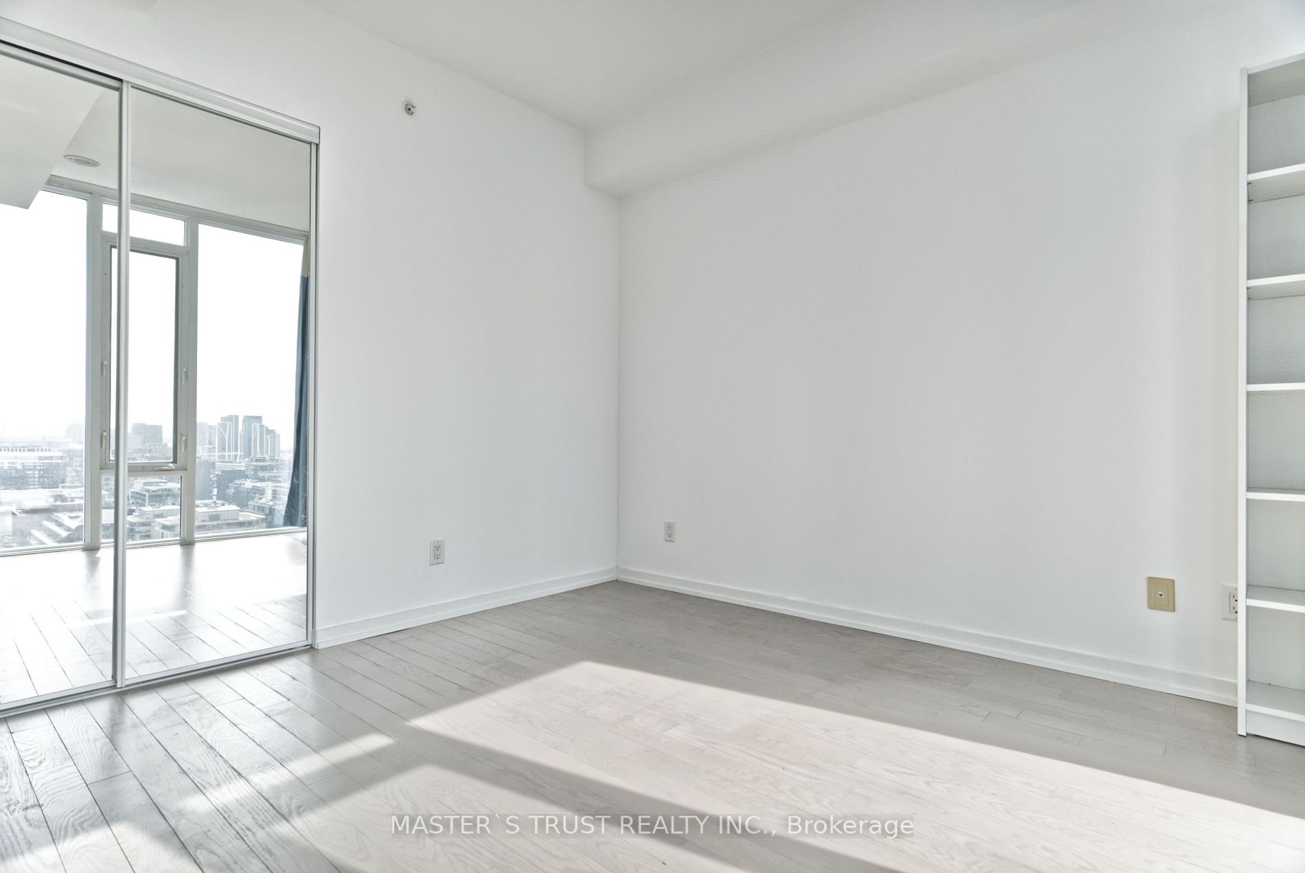 101 Peter St, #2511
