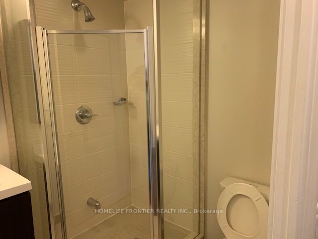 560 Front St W, #1026