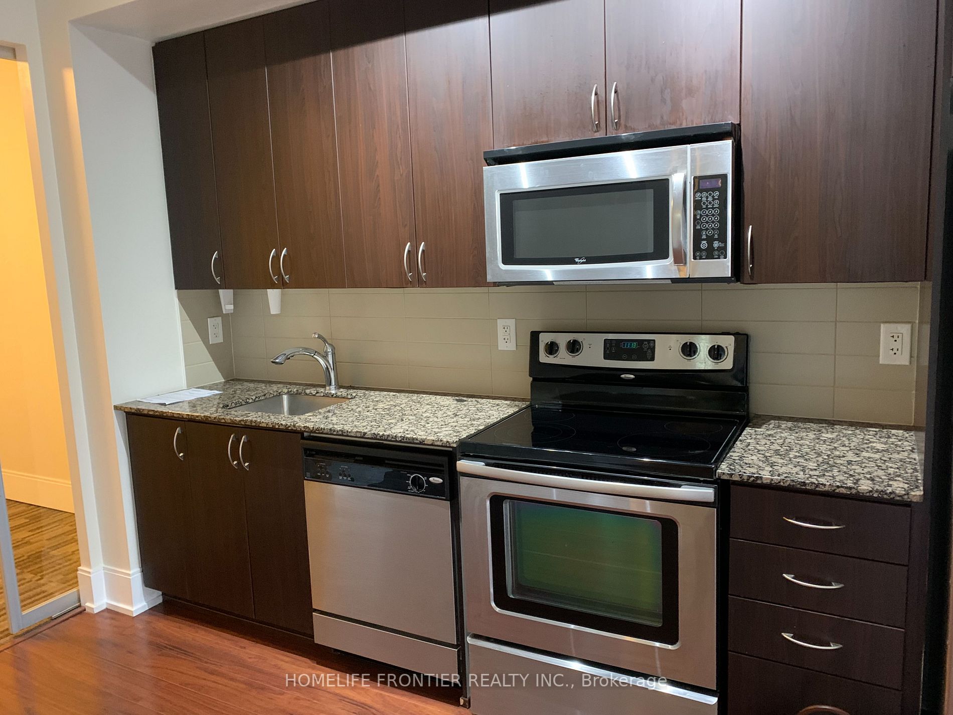 560 Front St W, #1026