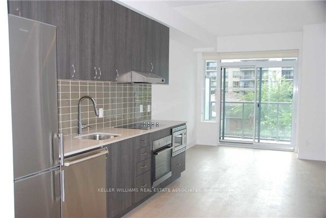 7 Kenaston Gdns, #223