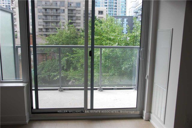 7 Kenaston Gdns, #223