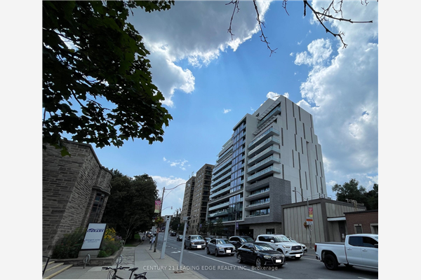 3018 Yonge St, Toronto