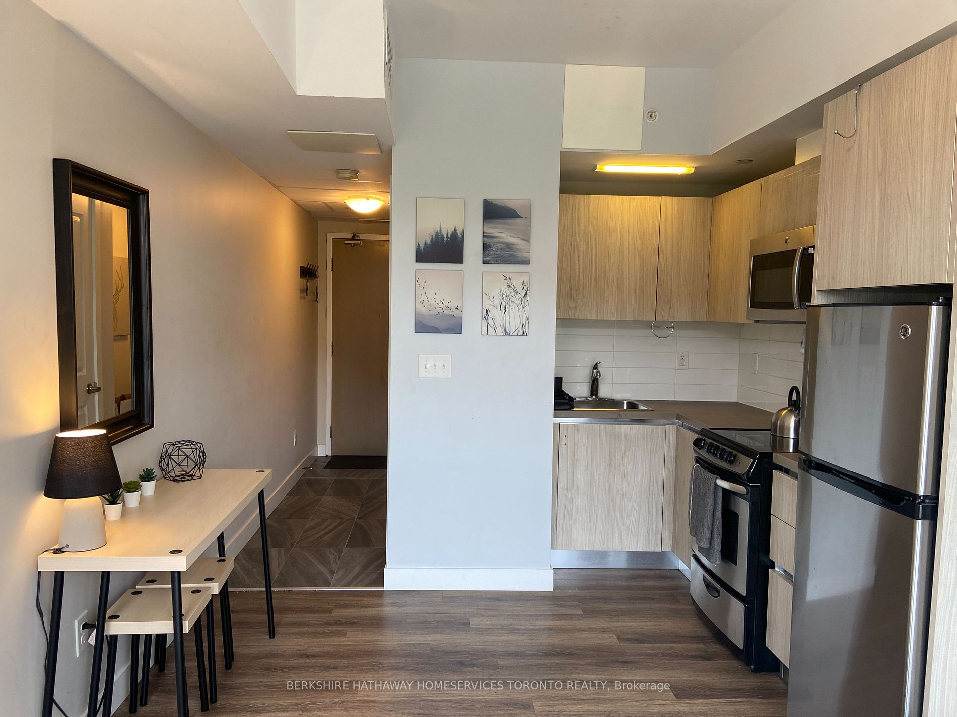 335 College St, #202