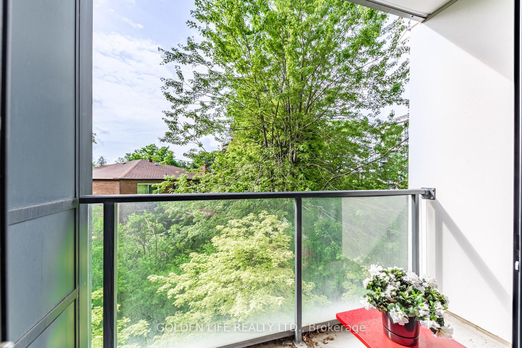 399 Spring Garden Avenue, #306