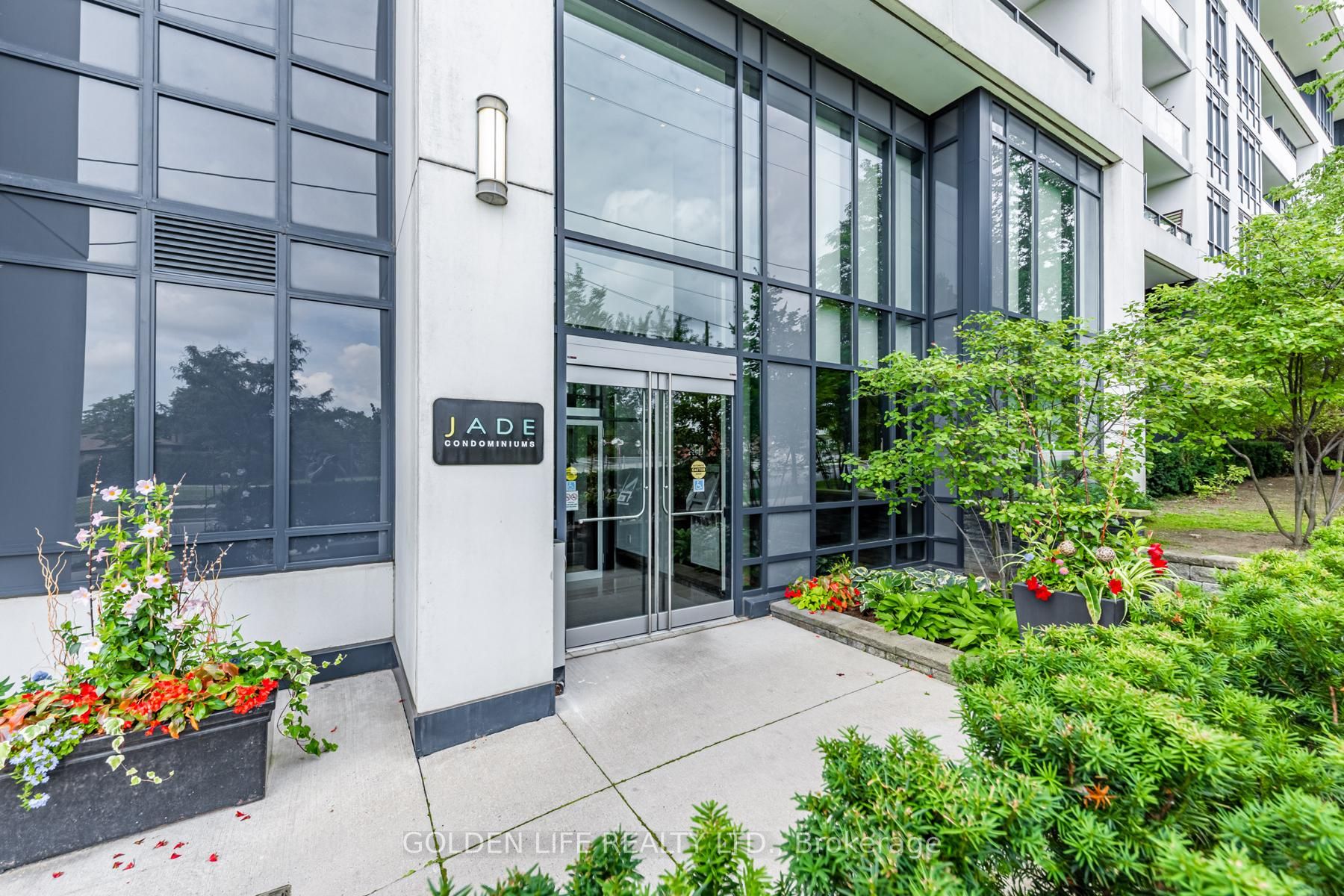 399 Spring Garden Avenue, #306