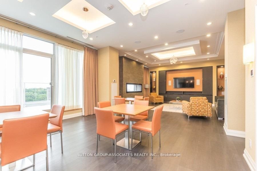 555 Wilson Ave, #803E