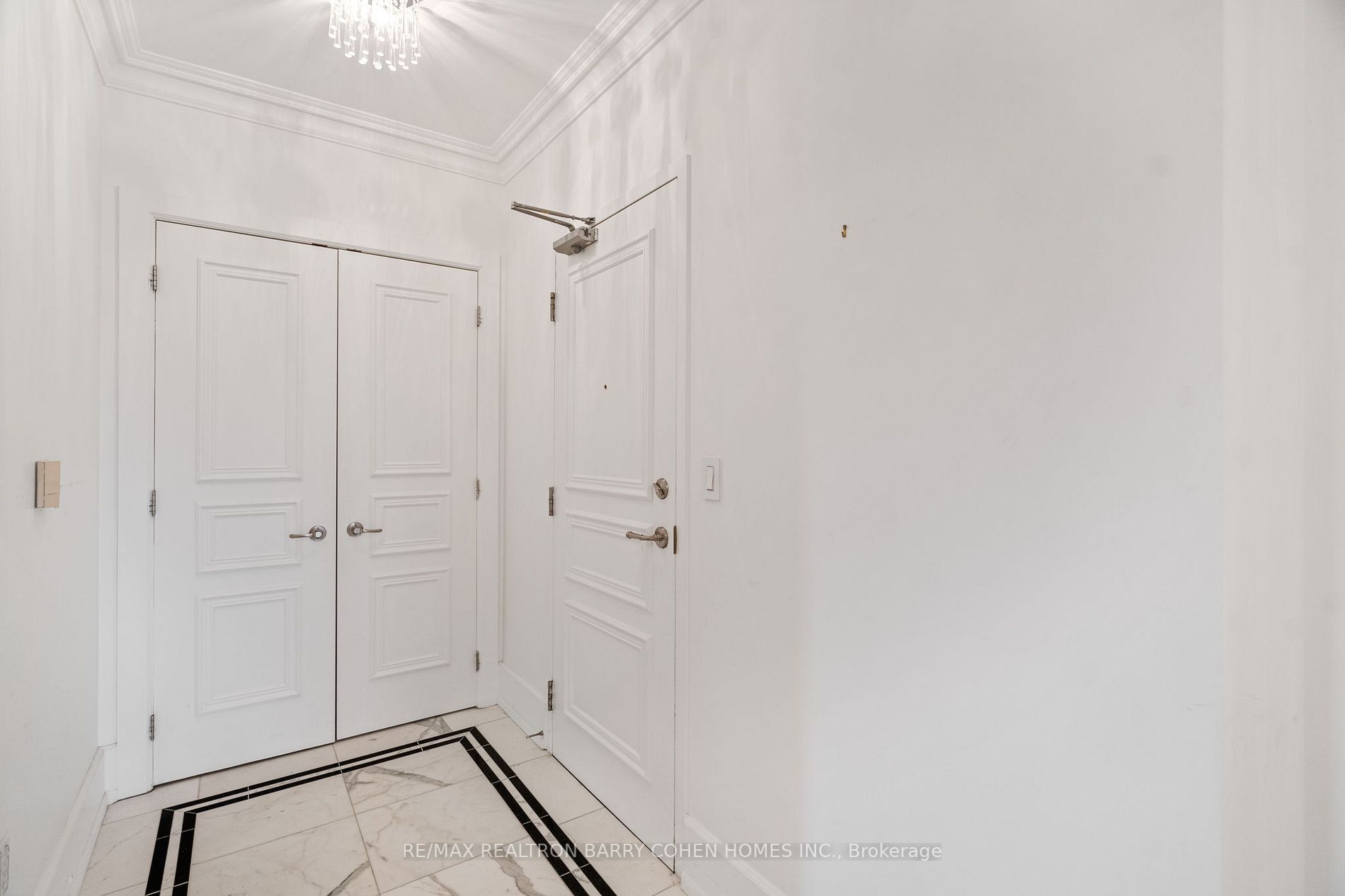 662 Sheppard Avenue E, #805c