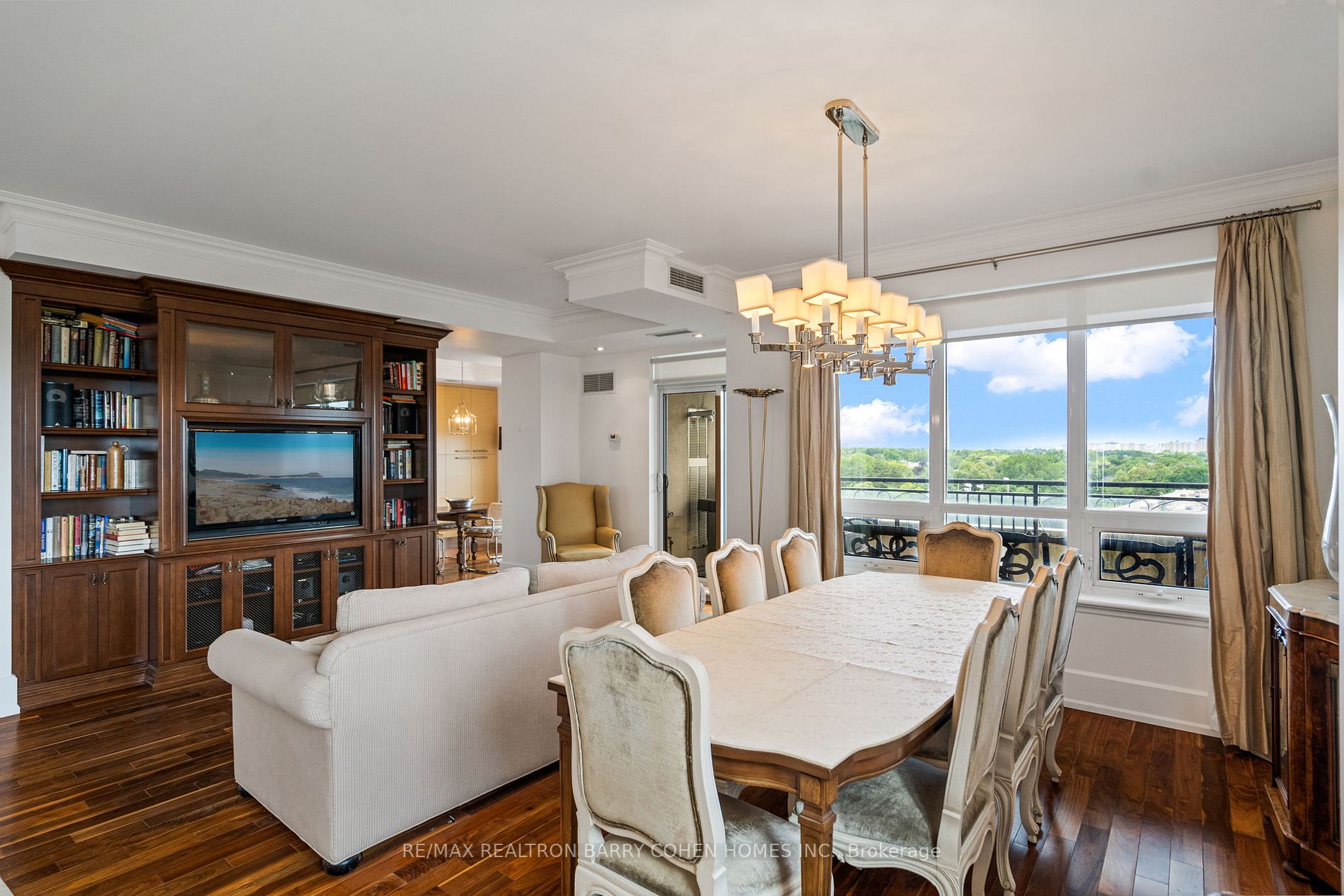 662 Sheppard Avenue E, #805c