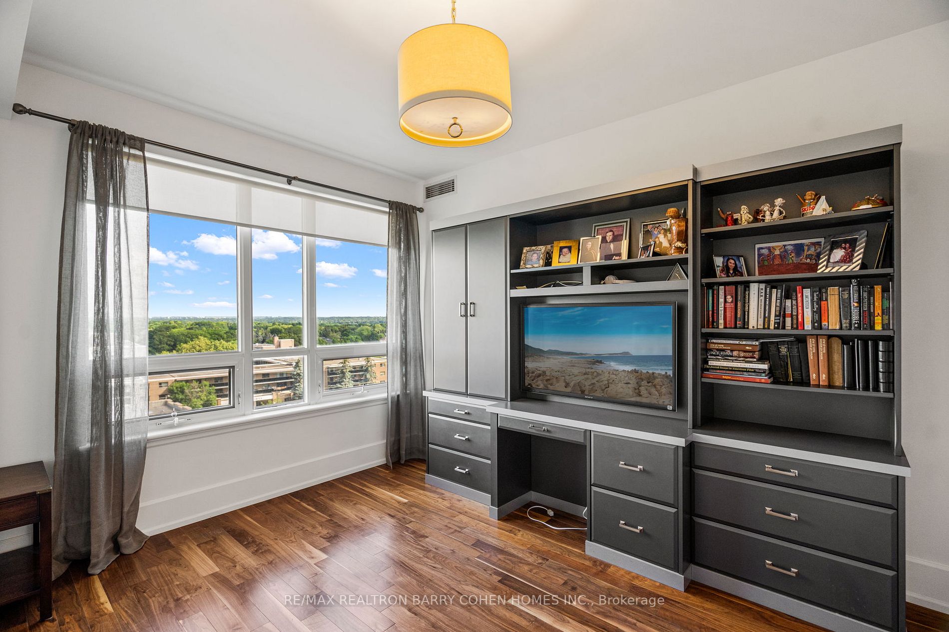 662 Sheppard Avenue E, #805c