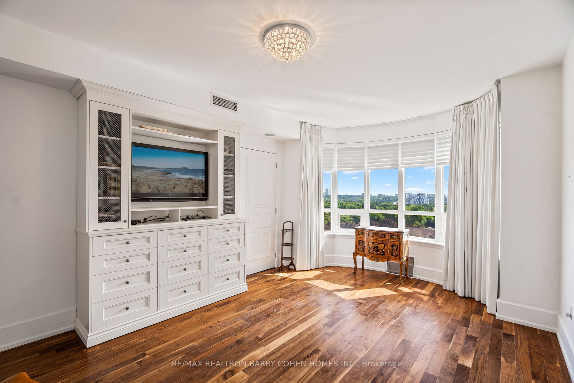 662 Sheppard Avenue E, #805c