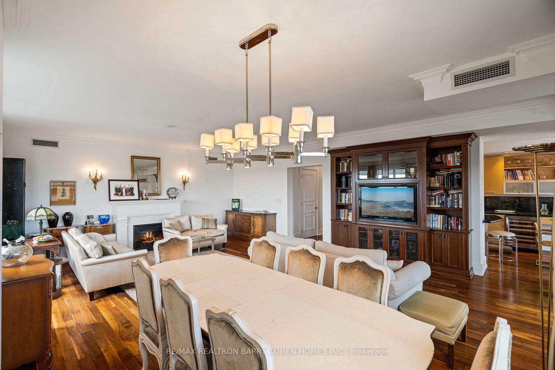 662 Sheppard Avenue E, #805c