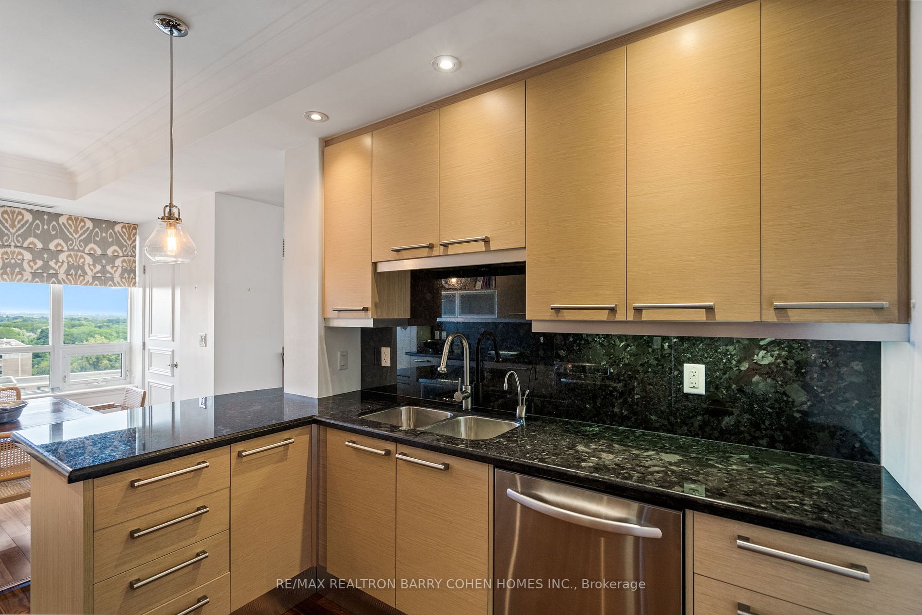 662 Sheppard Avenue E, #805c