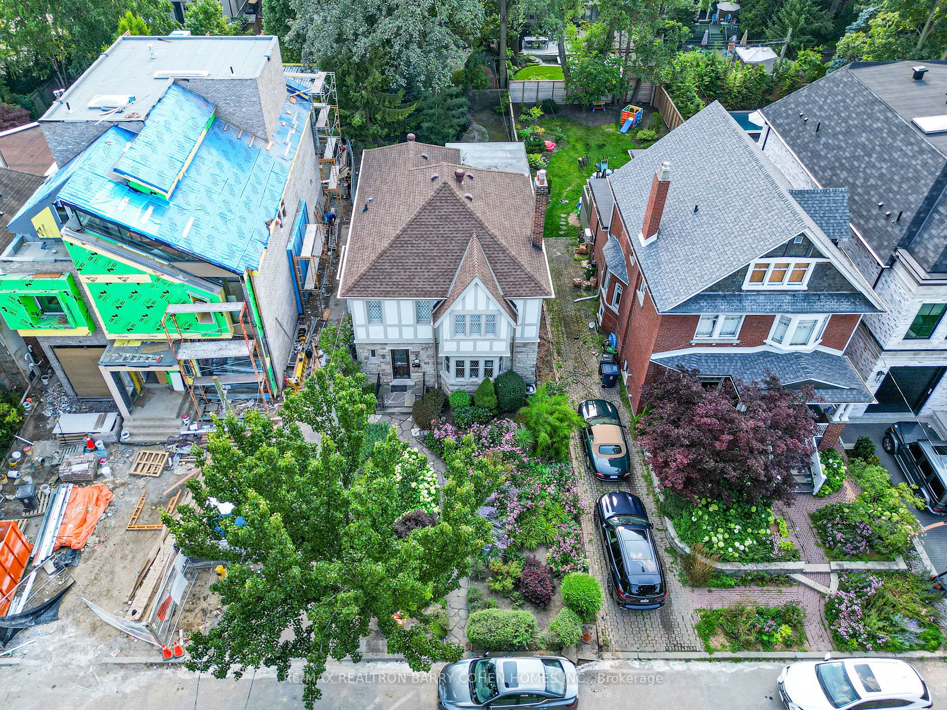 212 Glenayr Rd